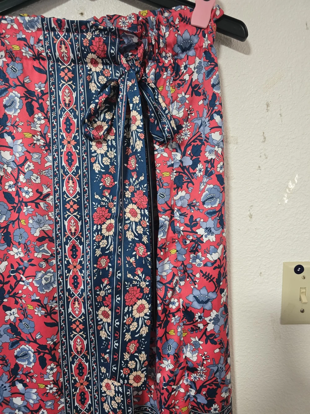 LOFT floral border